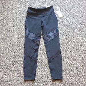 Women’s old navy 7/8 ankle workout leggings